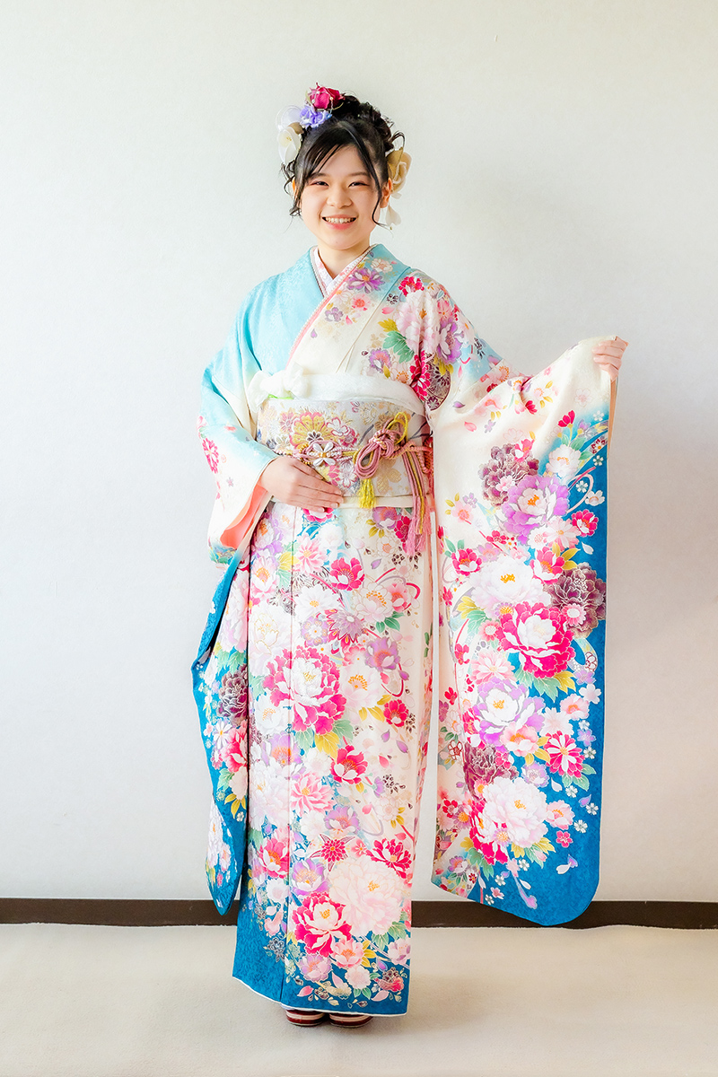 長浜市20歳のつどい振袖_浅井文化ホールご出席04